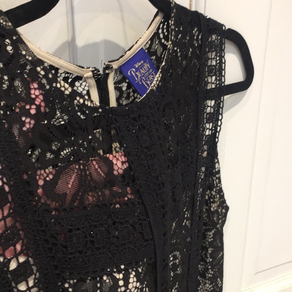 Beauty & The Beast Disney Black lace & cream underlay dress XL (Juniors sizing) - Picture 2 of 5